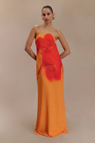 Amaya – Robe longue en chiffon sans bretelles à imprimé orchidée ivoire et koi