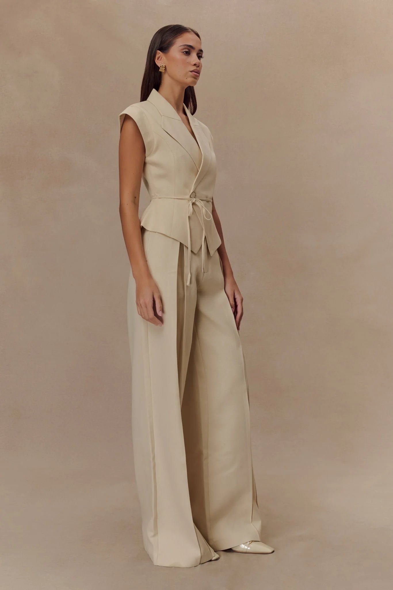 Camille – Ensemble en lin deux pièces à nouer, coupe tailleur féminine