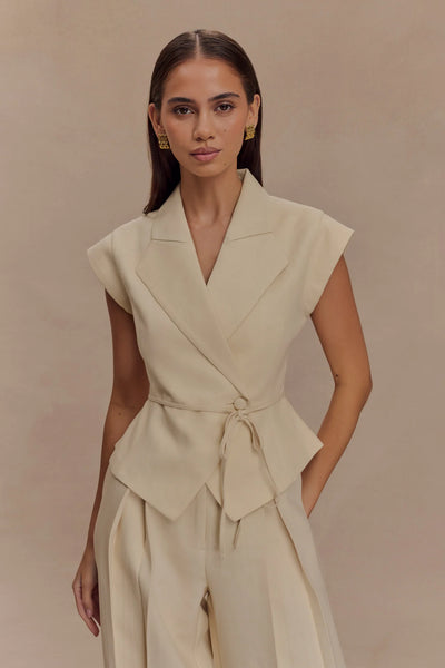 Camille – Ensemble en lin deux pièces à nouer, coupe tailleur féminine