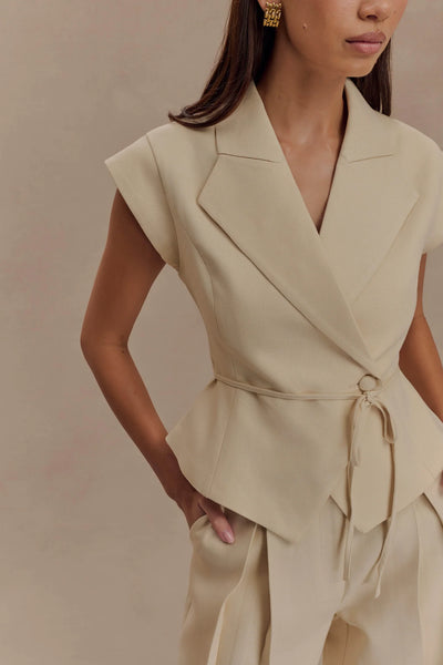 Camille – Ensemble en lin deux pièces à nouer, coupe tailleur féminine