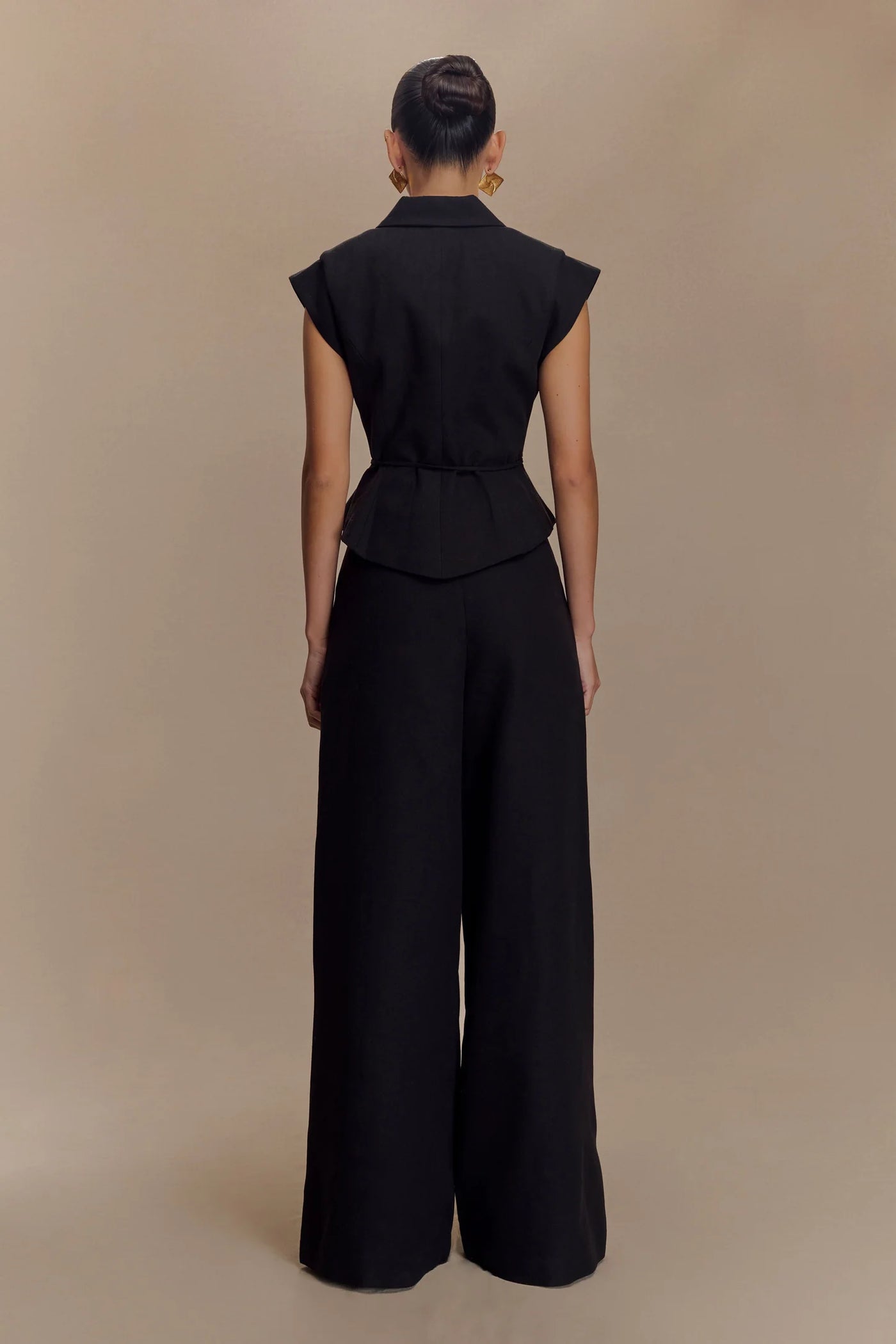 Camille – Ensemble en lin deux pièces à nouer, coupe tailleur féminine