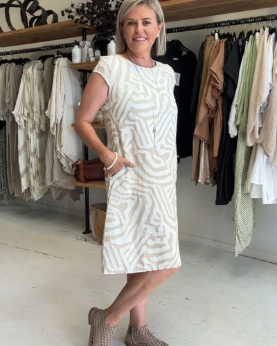 Rosanna – Robe d’été à col rond et imprimé élégant