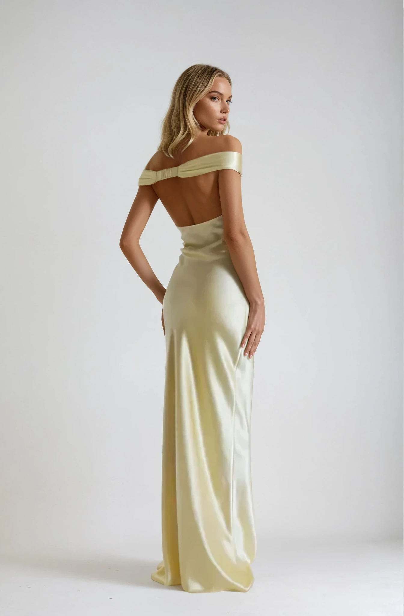 Emory - Robe maxi satin dos nu