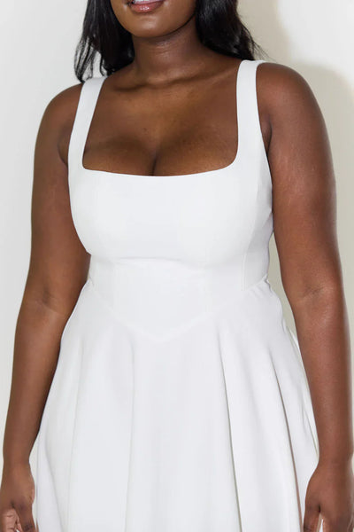 Doris – Robe à encolure carrée