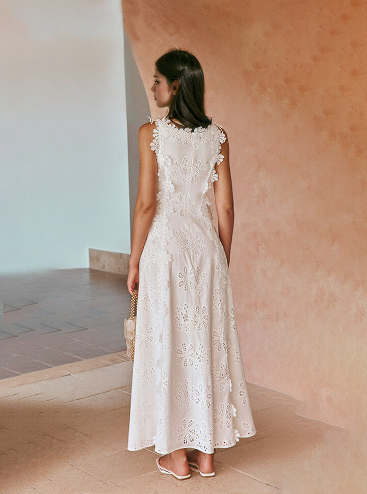 Nadia - Robe longue raffinée avec finitions ajourées et côtés à nouer