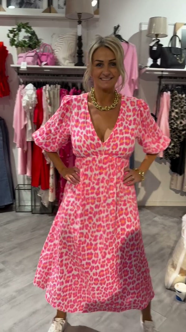 Laurie – Robe midi légère à rayures estivales