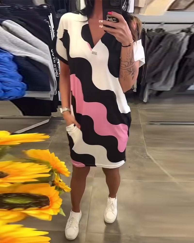 Karina - Robe à imprimé ondulé et décolleté en V
