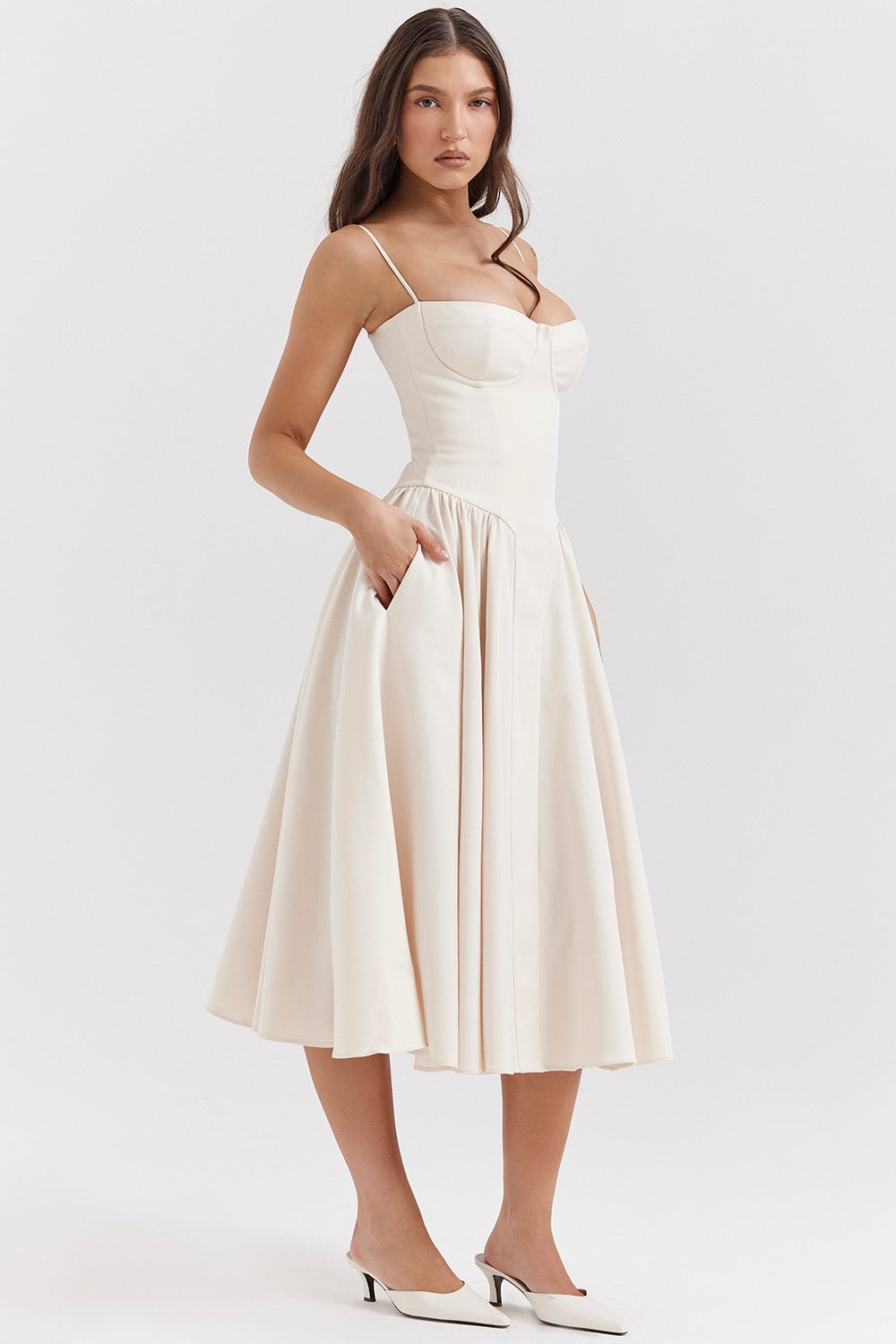 Sabine - Robe Corset Élégante à Fines Bretelles