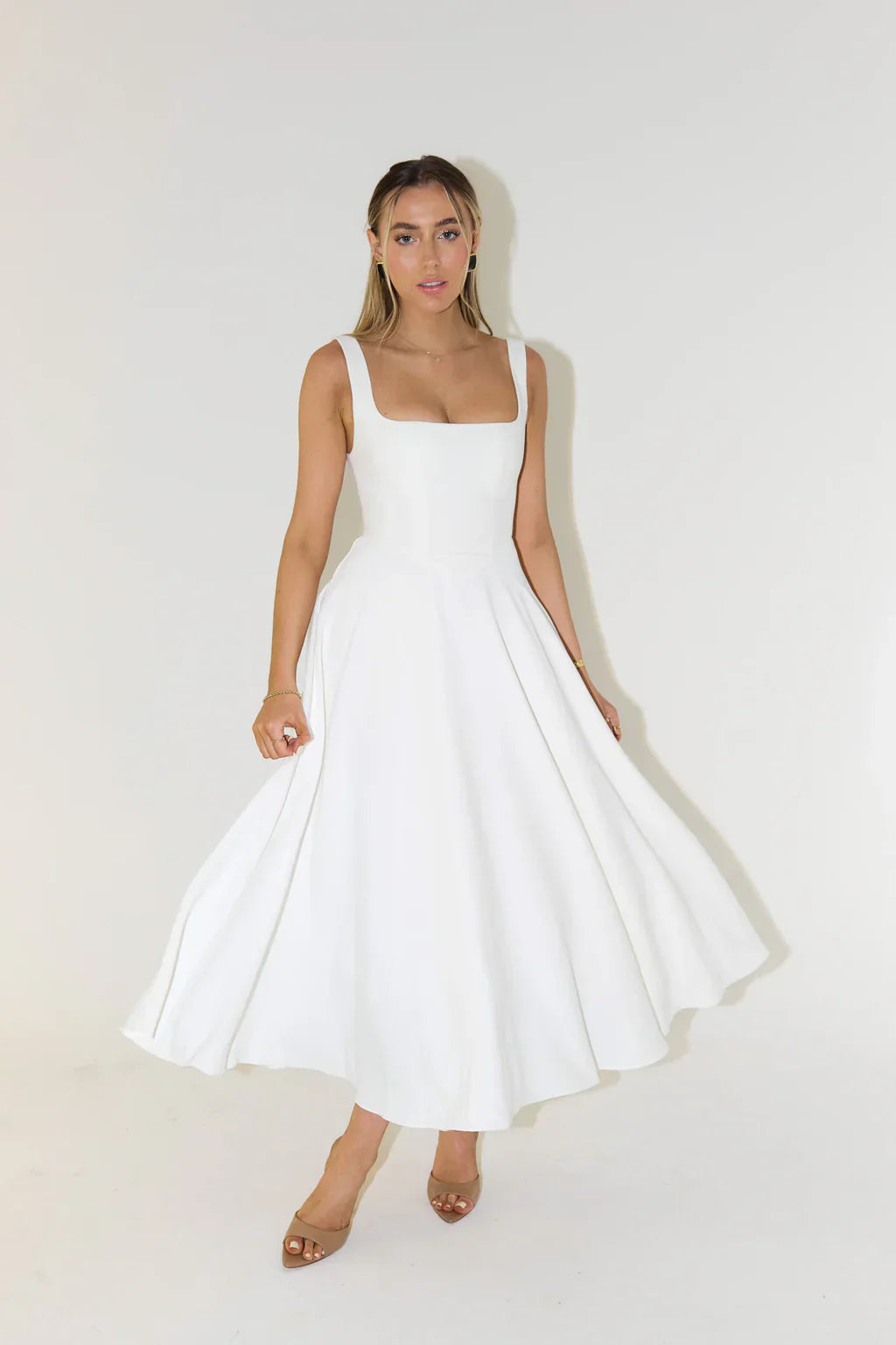 Doris – Robe à encolure carrée