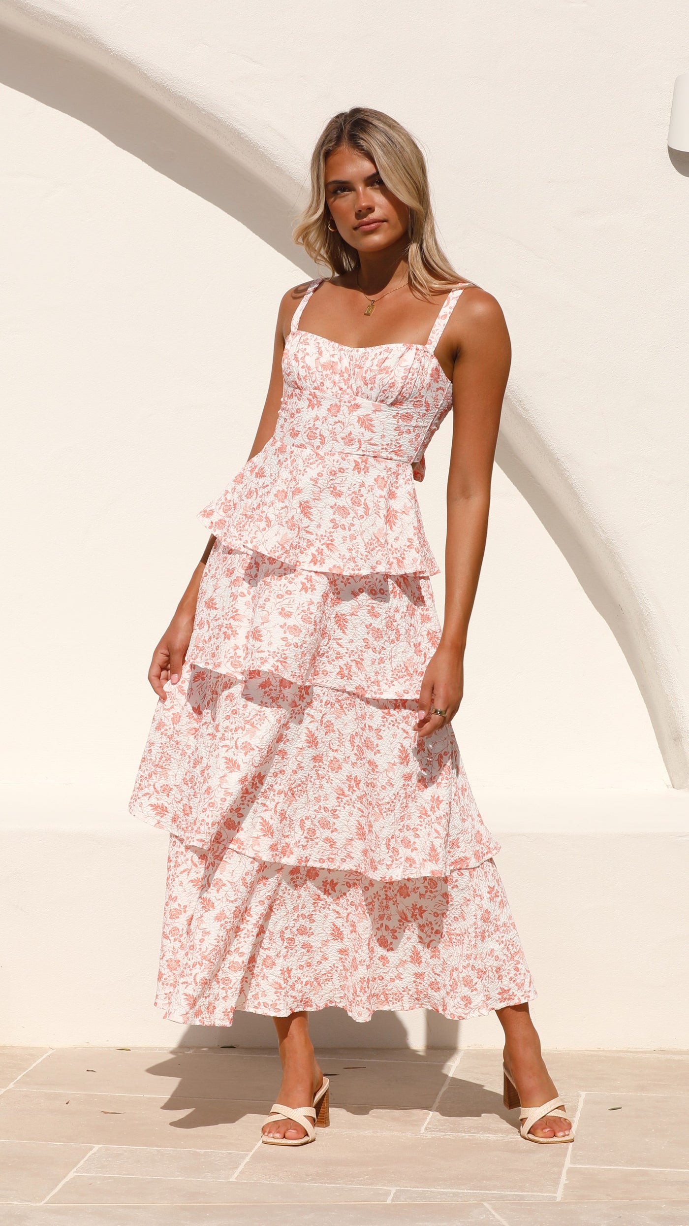 Isadora – Robe maxi fleurie en douceur pêche