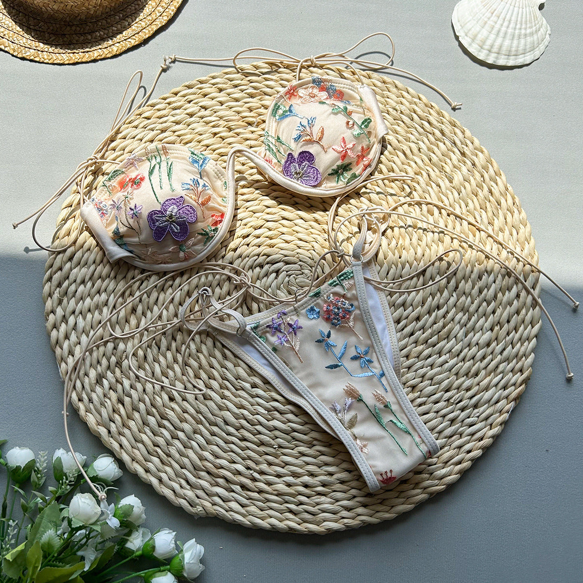 Novalee - Maillot brodé fendu