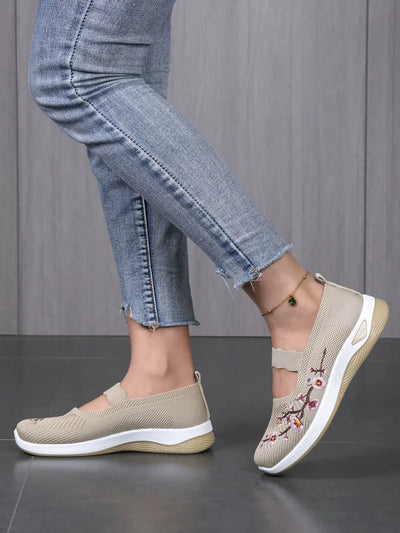 Elma – Des chaussures orthopédiques qui vous libèrent de la douleur et soutiennent chaque pas.