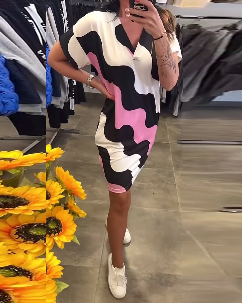 Karina - Robe à imprimé ondulé et décolleté en V