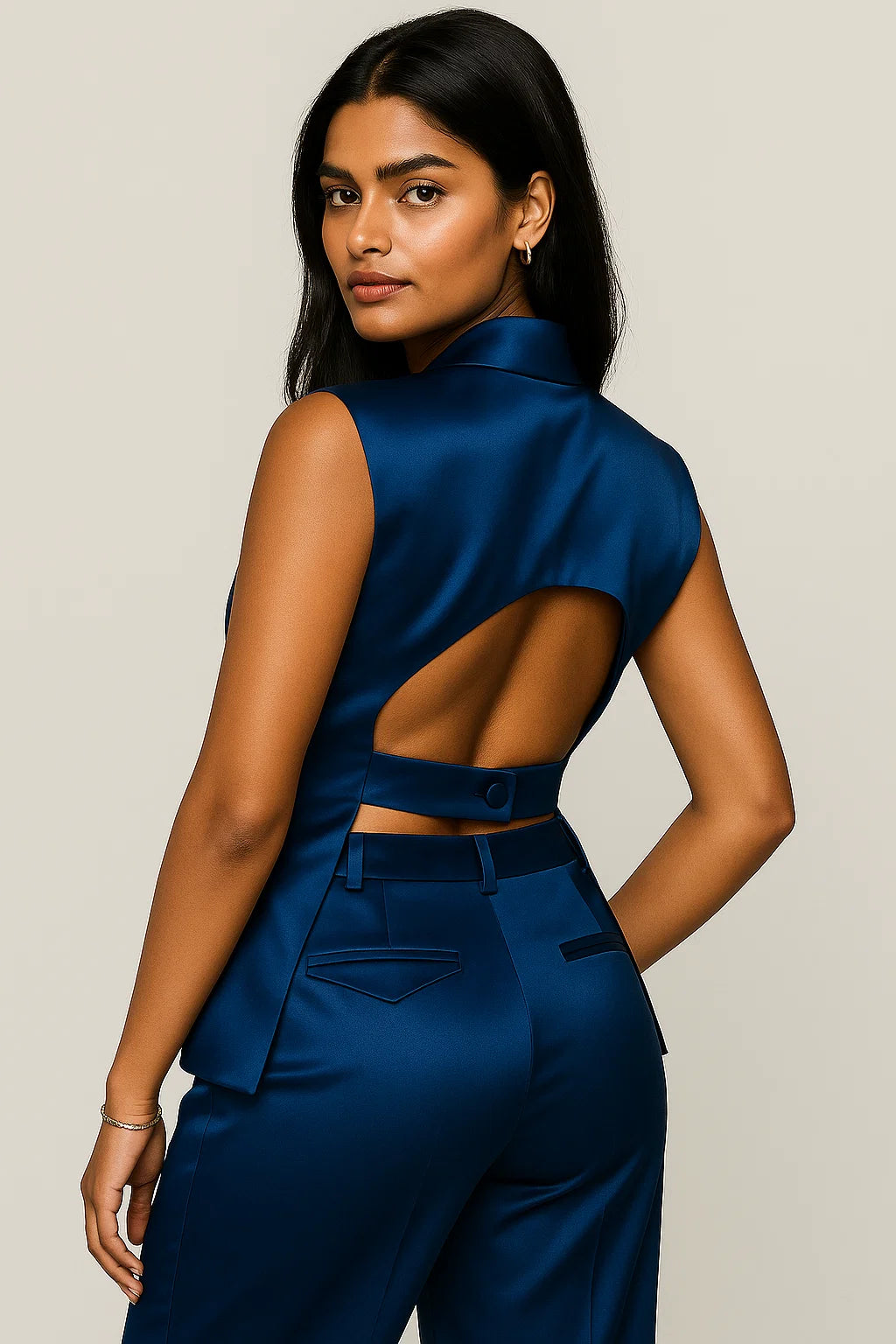 Céleste - Ensemble en satin blazer sans manches et pantalon droit