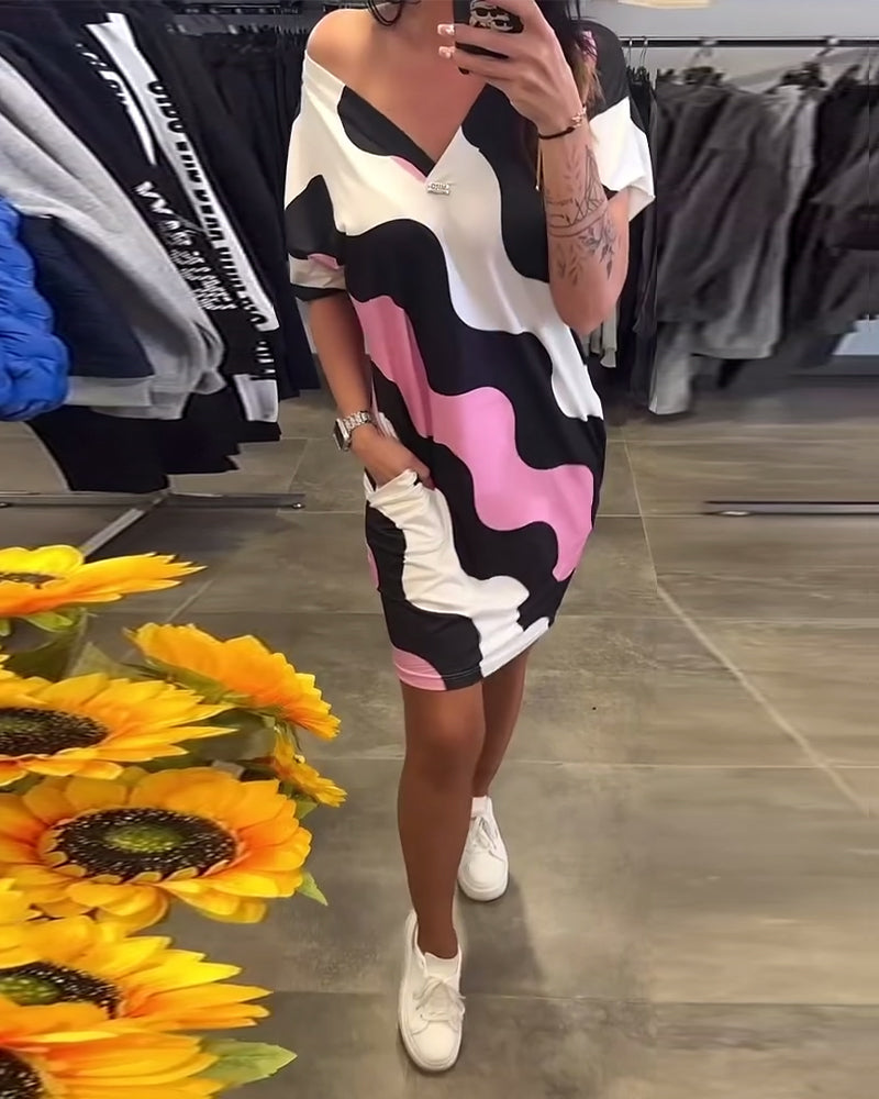 Karina - Robe à imprimé ondulé et décolleté en V