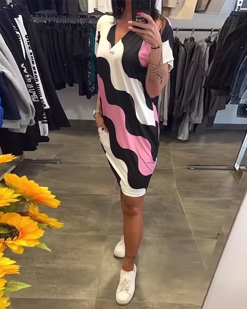Karina - Robe à imprimé ondulé et décolleté en V