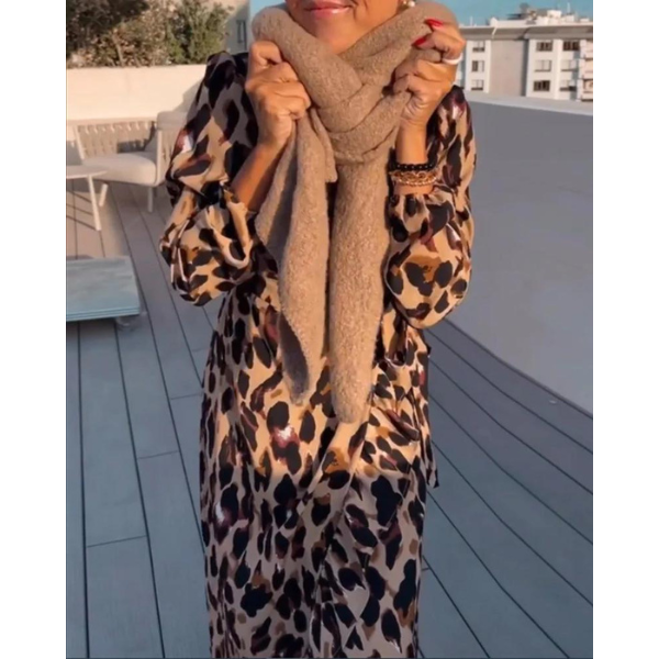 Lisandra – Robe Élégante à Encolure en V