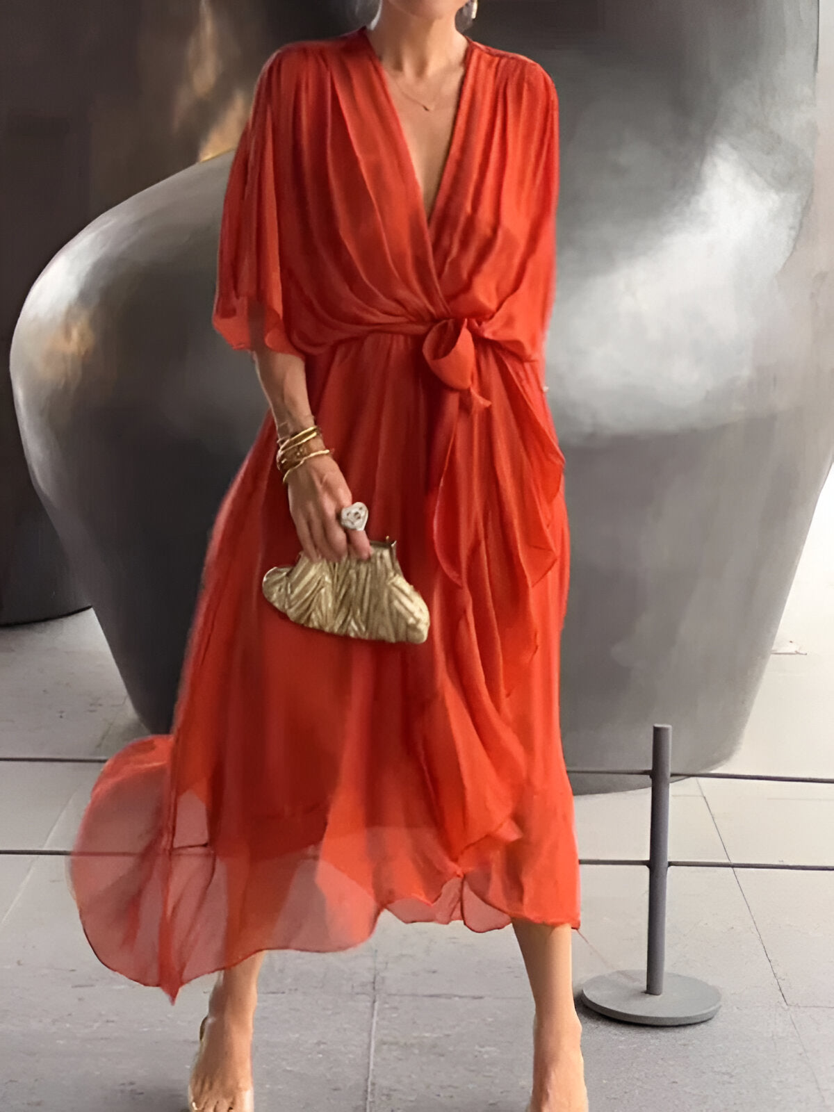 Monica - Robe en chiffon à col en V