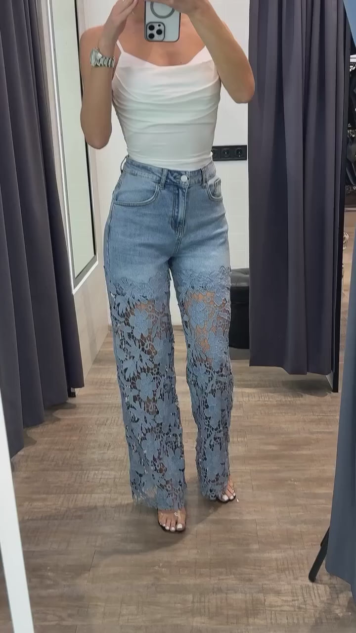 Jodi – Jean Femme à Dentelle et Patchwork, Taille Mi-Haute à Boutons