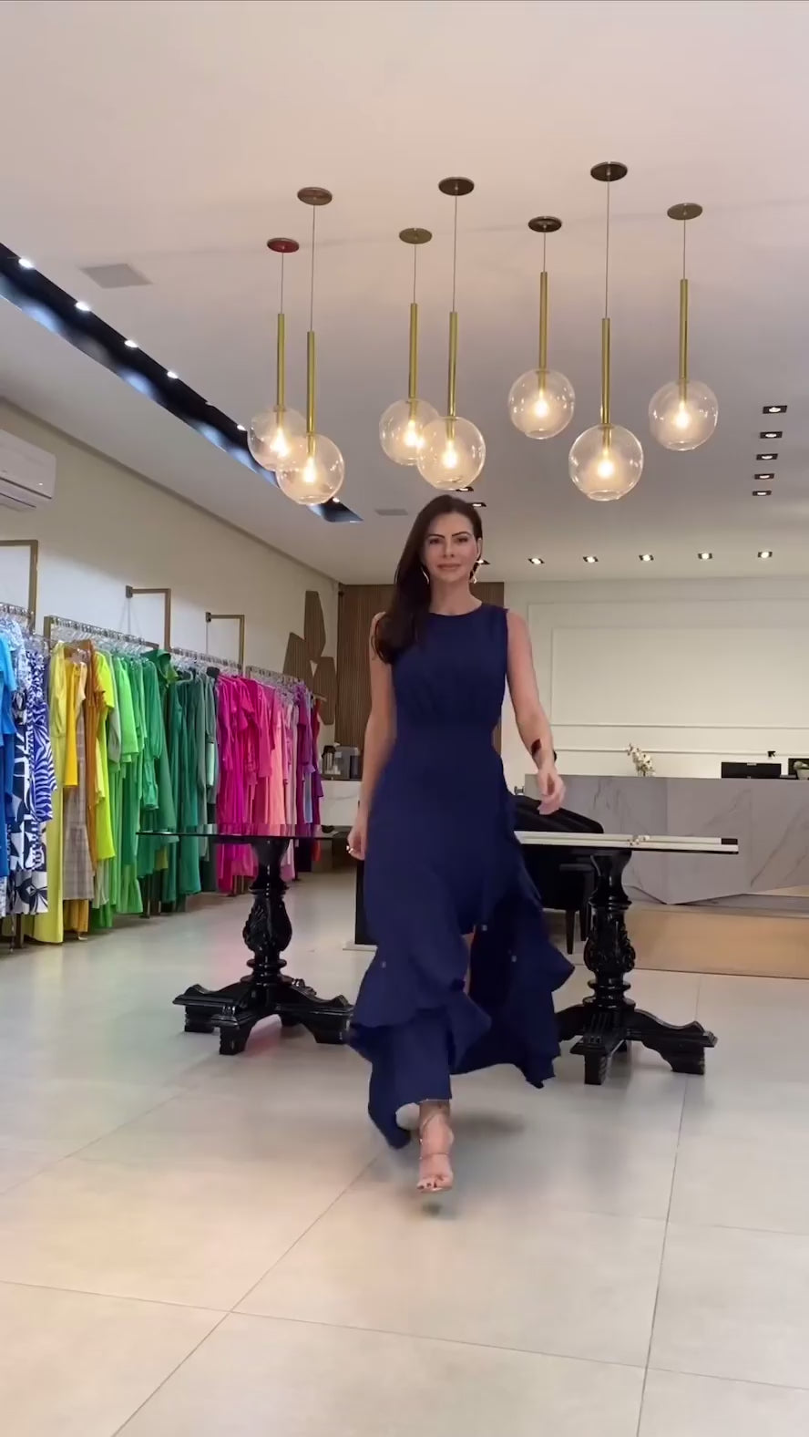 Rachelle - Robe longue asymétrique à volants