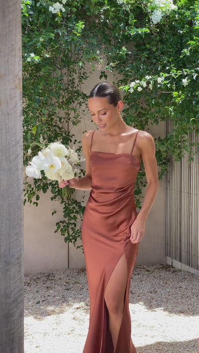 Ilana – Robe Longue Élégante